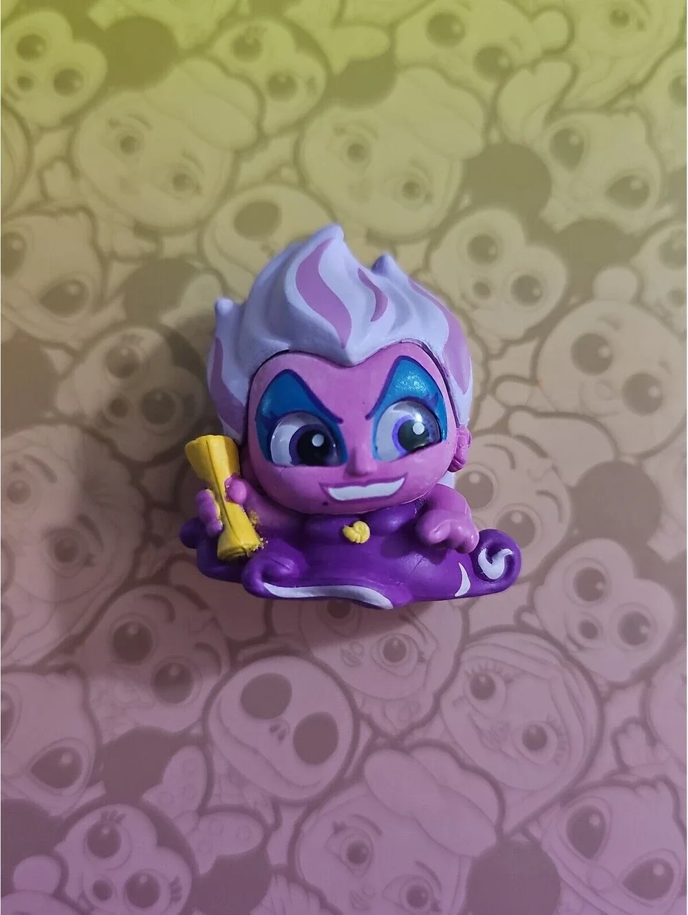 DISNEY DOORABLES NEON POP URSULA